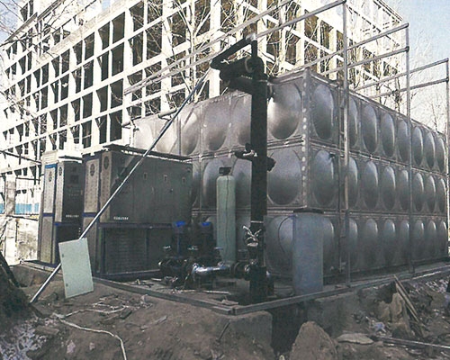 中國電科所2臺(tái)300KW電磁采暖鍋爐，1臺(tái)150KW電磁采暖爐